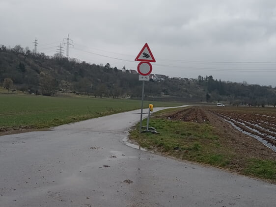 Absperrung aufgrund der Amphibienwanderung