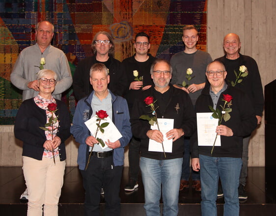 Hinten v.l.: Oliver Hof&auml;cker, G&ouml;tz Schwarzkopf, Georg Zimmer, Sebastian Potrafke und Michael Winter. Vorne v.l. Susanne Zimmer, Wolfgang Munz, Martin Sorg und Wolfgang Herre