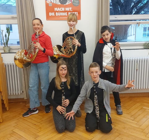 Probe im Halloween-Outfit