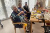 Förderverein unterstützt Pflege-WG erneut mit kreativen Bastelangeboten