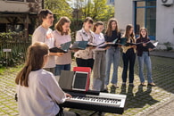 Auch die JUniCHORns vom Liederkranz Kirchheim bereicherten in diesem Jahr musikalisch den Ostermarkt