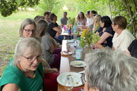 Sommerfest f&uuml;r unsere Ehrenamtlichen im angenehmen Schatten der Weiden