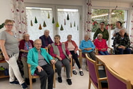 Weihnachtsbasteln in der Pflege-WG